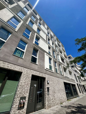 Willkommen in der Europacity! Freundliche 2-Zimmerwohnung mit Einbauküche und Loggia, 10557 Berlin, Etagenwohnung