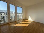 Schlafzimmer - 3-Zimmerwohnung mit Einbauküche und Balkon direkt am Spreekanal