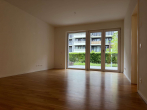 Wohnzimmer - *Treppenmuffel aufgepasst – helle Erdgeschosswohnung direkt am Wasser*