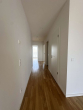 Blick in Flur - Helle Dachgeschoss mit Sonnenterrasse * 3 Zimmer * Einbauküche * Ruhige & zentrale Lage in Moabit