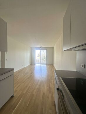 Helle 2-Zimmerwohnung * Sonnenbalkon zum Innenhof * Einbauküche * Ruhige Lage in Moabit, 10553 Berlin, Etagenwohnung