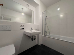 Badezimmer - Willkommen in der EUROPACITY! Freundliche 2-Zimmerwohnung mit Balkon und Einbauküche zum Verlieben.