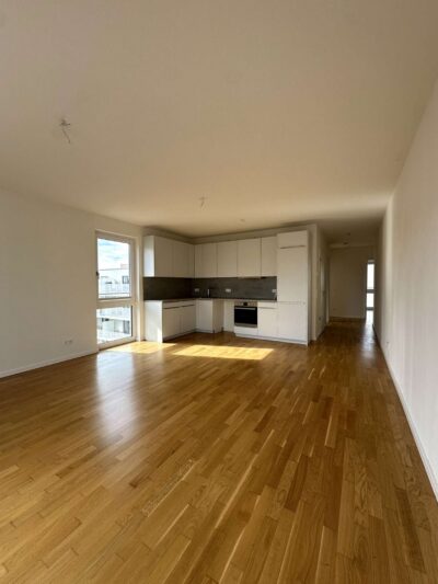 Helle 3-Zimmerwohnung * Dachgeschoss * Süd-Westbalkon *Einbauküche* Ruhige – zentrale Lage in Moabit, 10553 Berlin, Dachgeschosswohnung