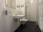 Badezimmer - Großzügige Erdgeschoßwohnung mit Einbauküche und Loggia